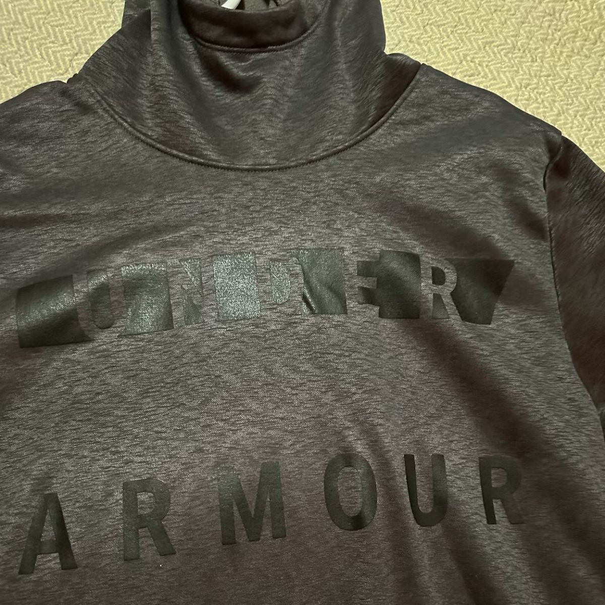 Under Armour Gray Logo Hoodie – Men’s Size Medium